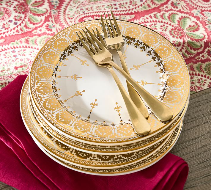 table settings, holiday place settings, holiday decor, festive table settings
