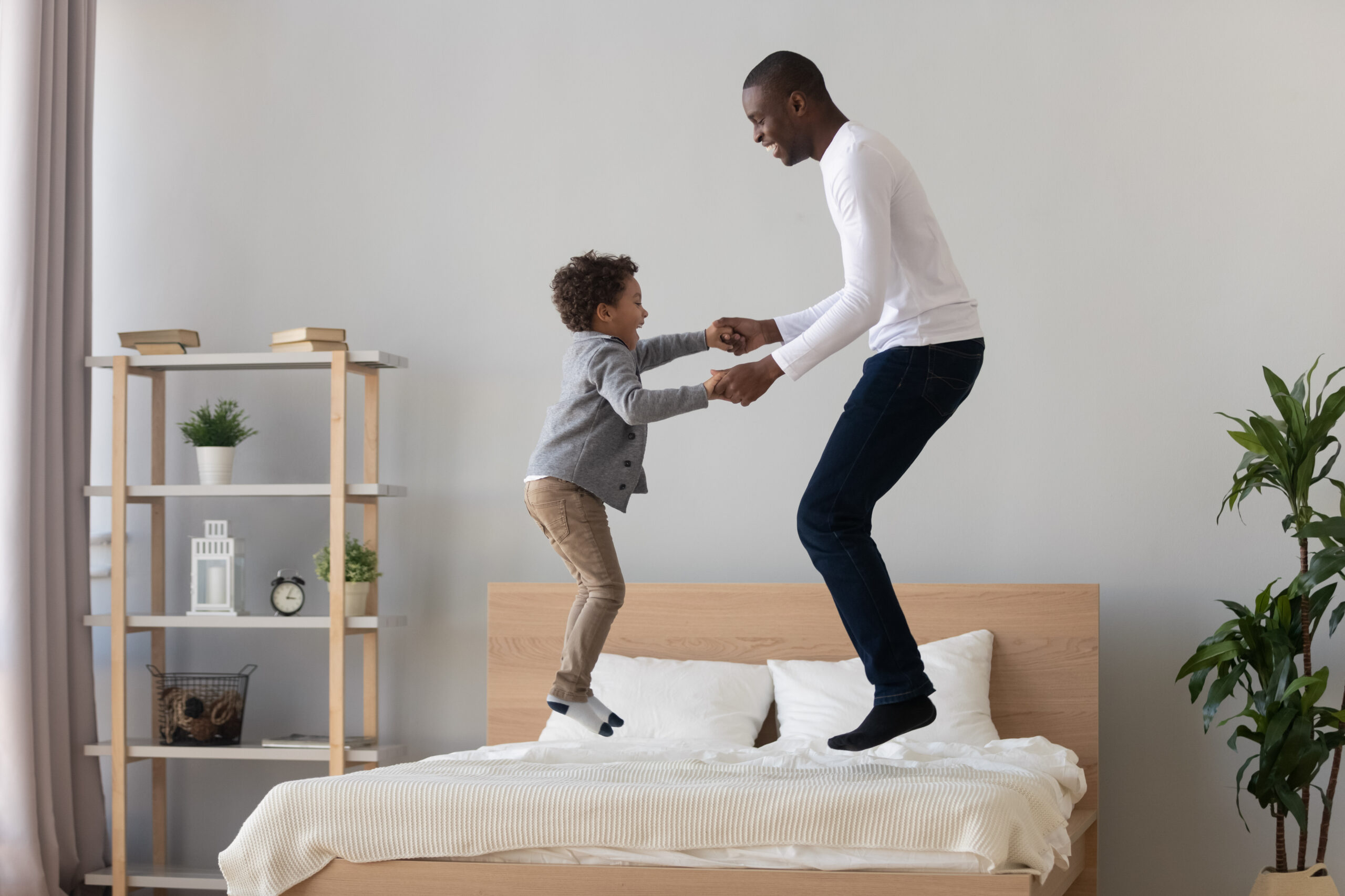 Don’t wait for a windfall to get a new mattress for your bed. Here are our top tips for finding a mattress that's good for your back and your budget.