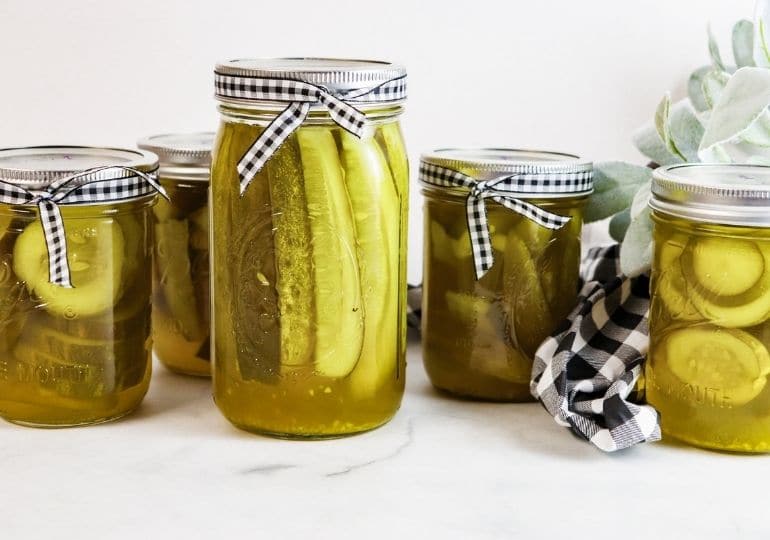 Homemade Crunchy Dill Pickles