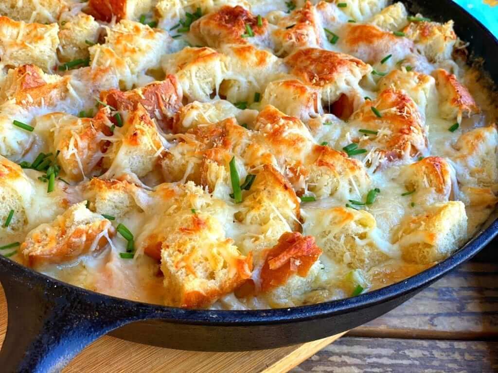 Garlic bread chicken pot pie