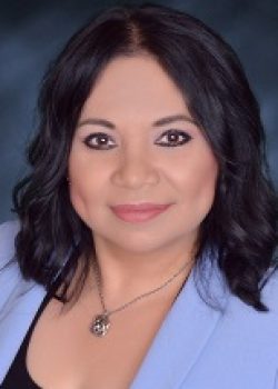 Ellie Ahumada Headshot